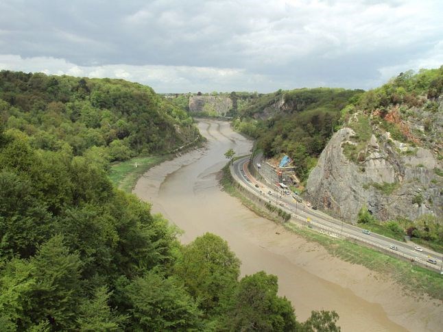 800px-Avon_Gorge,_Bristol_-_DSC05758